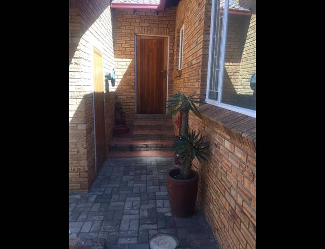 3 BEDROOM PROPERTY TO RENT IN WILGEHEUWEL